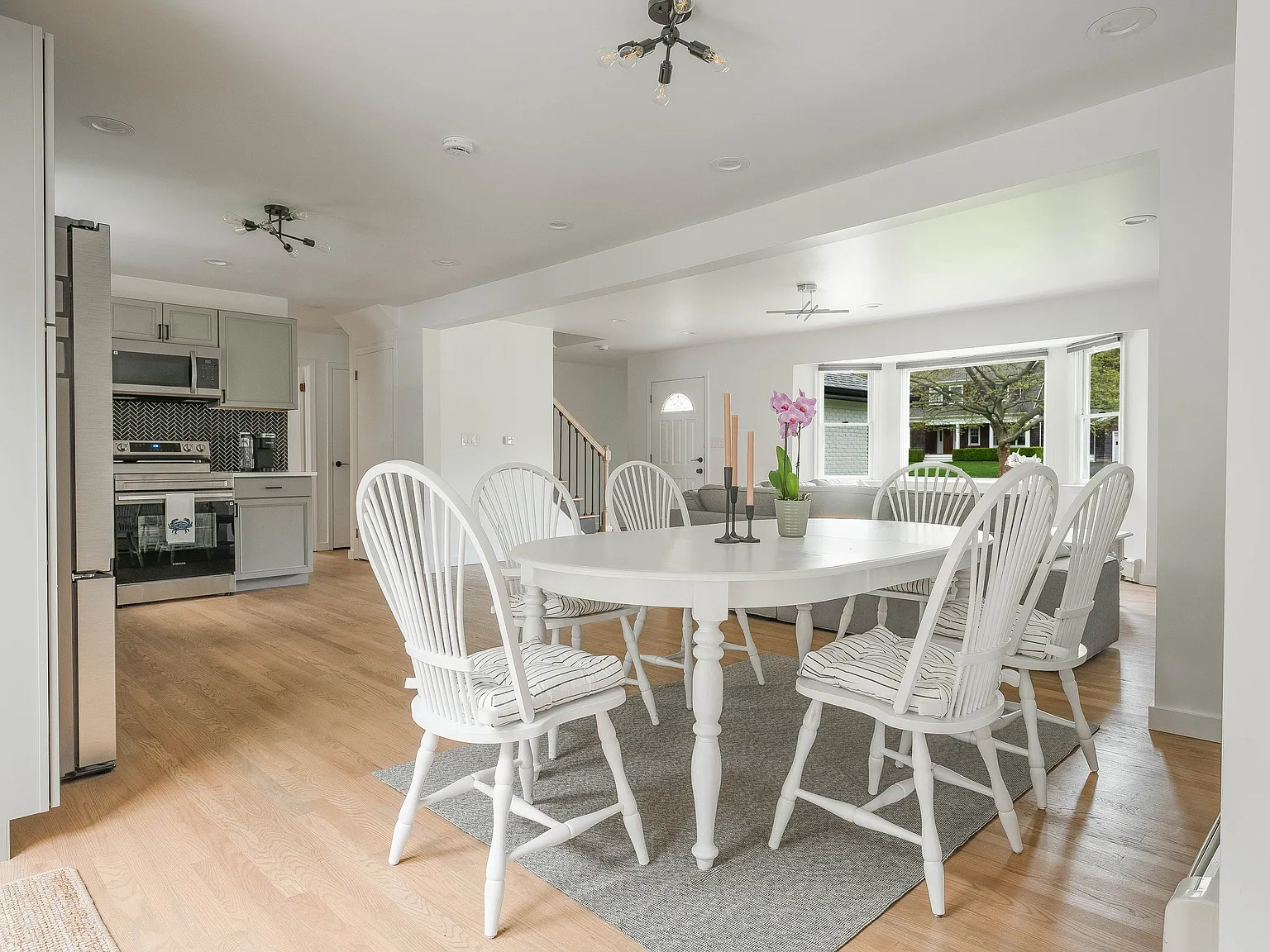 Year Round Rental in Southampton Country Club Section — Photo 4