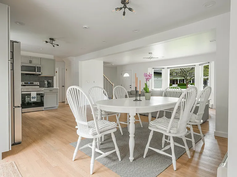 17 Underhill Dr — Photo 4