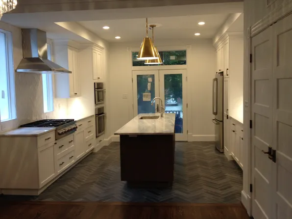 608 5th St NE, Washington, DC 20002