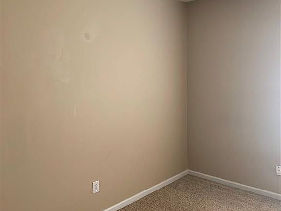 5th image of 483 Northwoods Dr