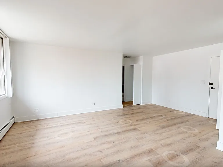 2424 N.Clark — Photo 30