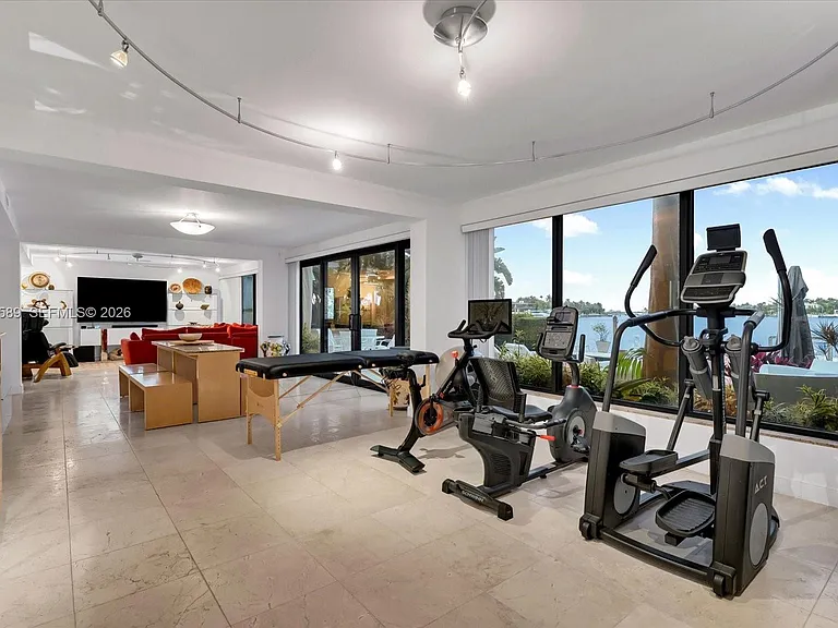 279 N Hibiscus Dr — Photo 48
