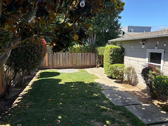 4th image of 1339 California Dr