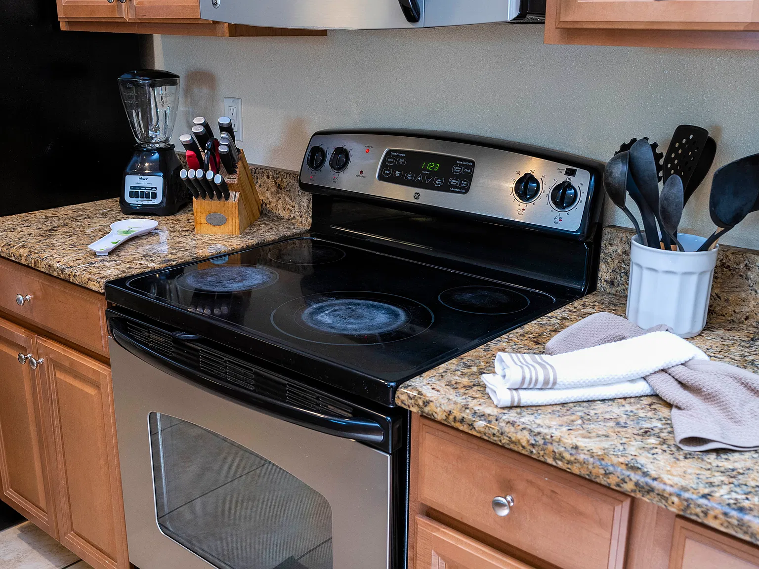 4 bed, 1902 sqft, $2,800 — Photo 3