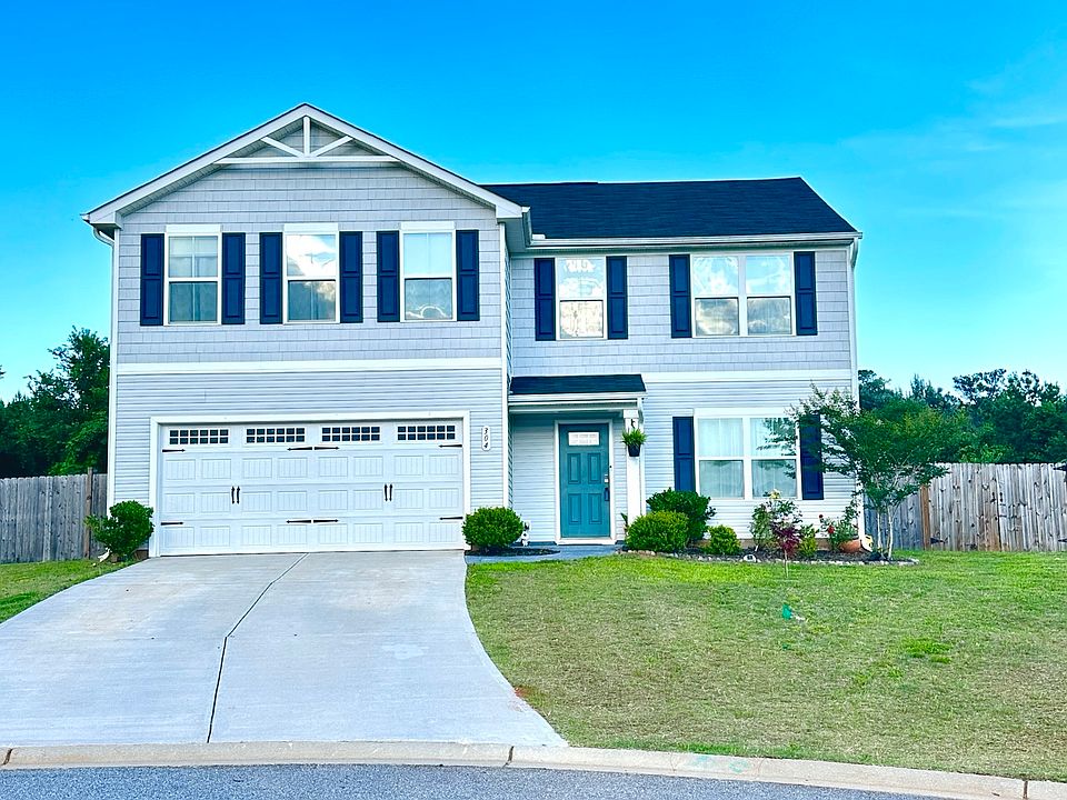 Beautiful 5 bedroom home located in a cul-de-sac.