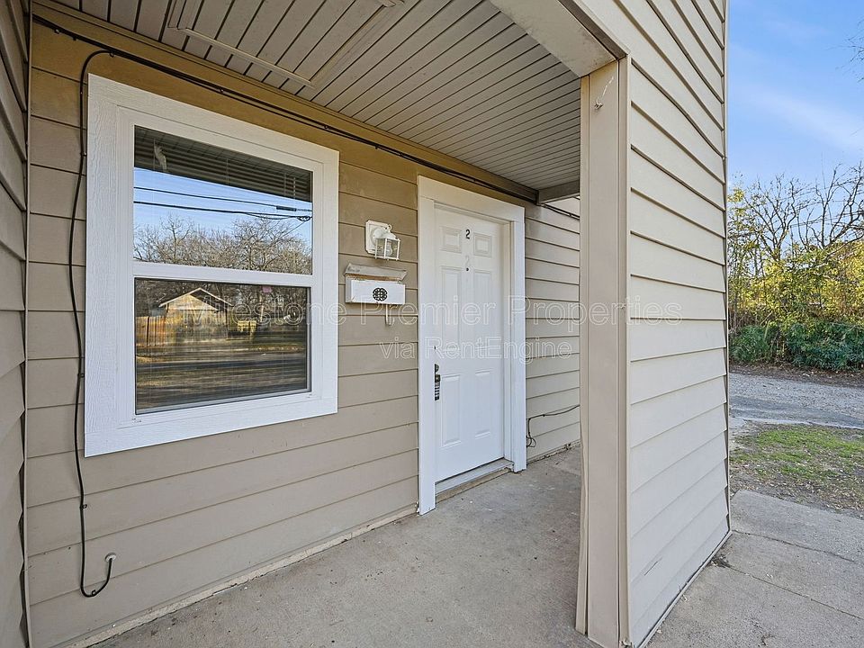 1st image of 817 S Elm St APT 2
