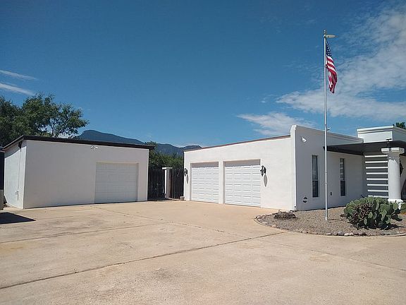 4th image of 3806 E Shawnee Dr