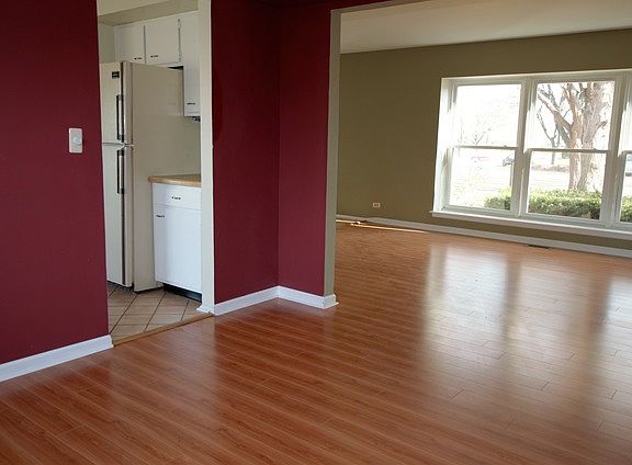 4th image of 329 Eastland Ct