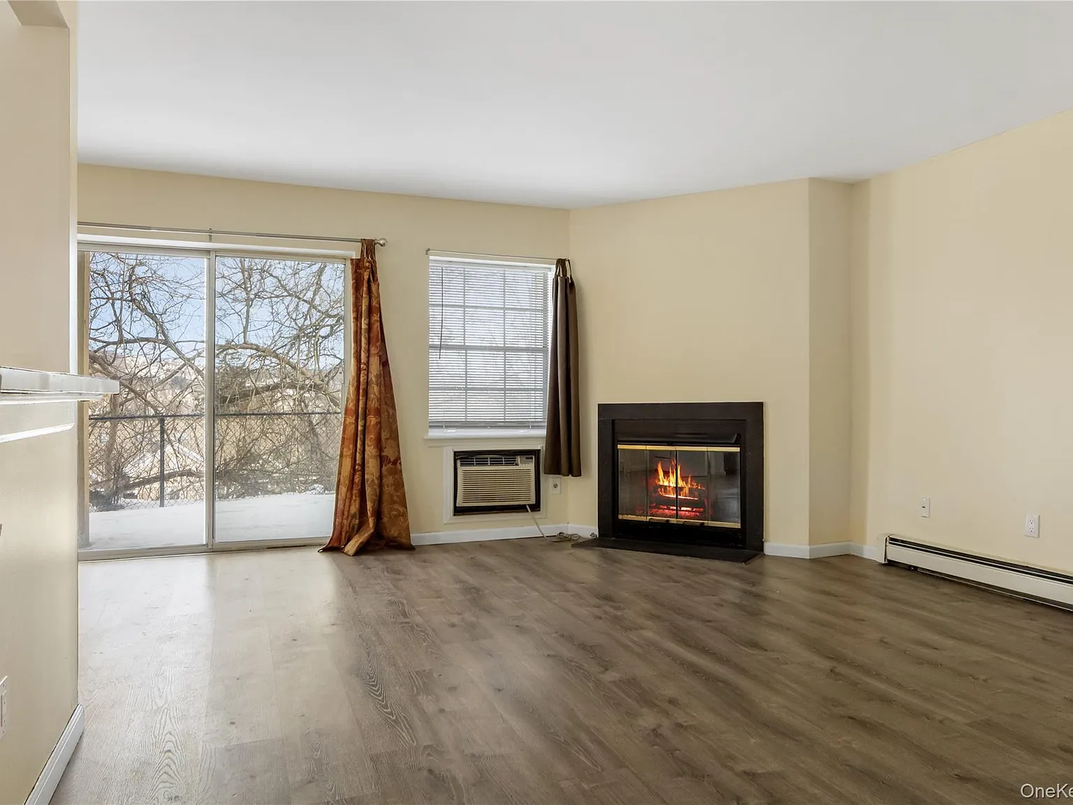 2 bed, 950 sqft, $2,350 — Photo 1