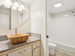 4621 SW Caldew St APT D, Portland, OR 97219