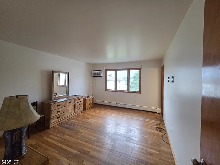508 Lincoln St #2 — Photo 6