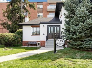 298 Lakeshore Rd E, Mississauga, ON L5G 1H2