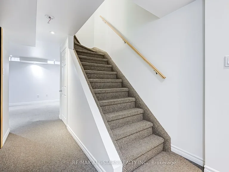 51 Playfair Rd — Photo 33