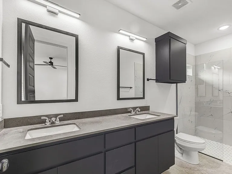 3008 Alpha Wolf Ct — Photo 17