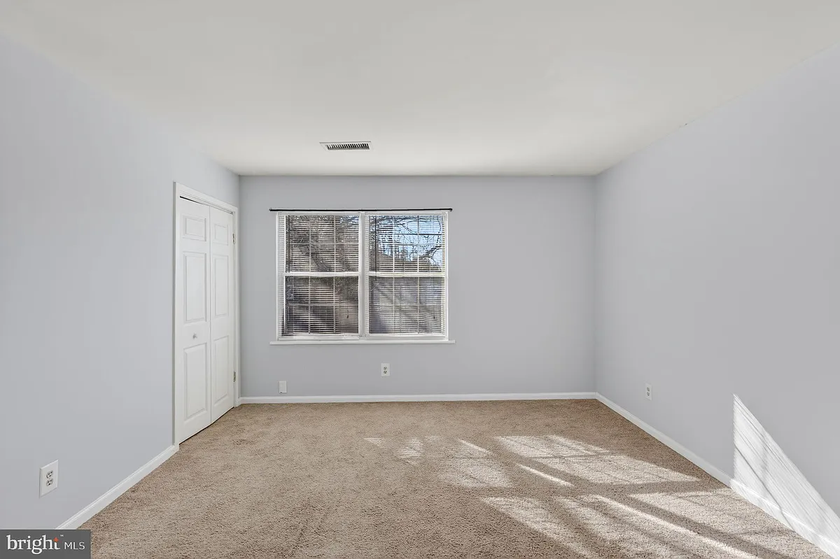 Building Photo - 426 Harmon Rd #2