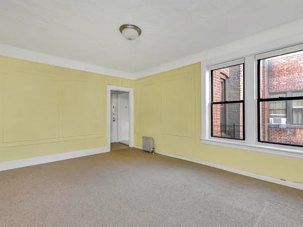 3039 Ocean Parkway image 1 of 8