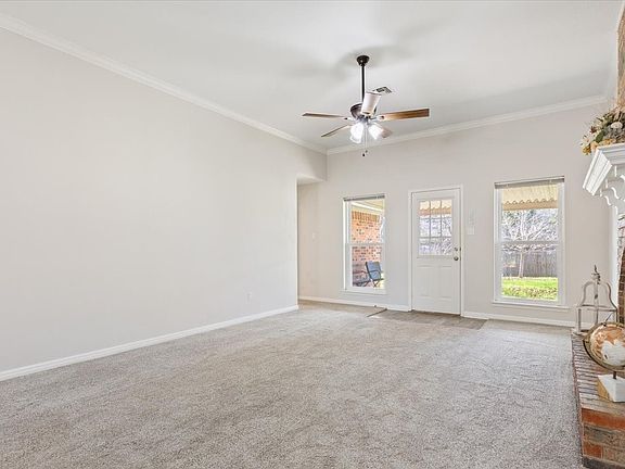 3rd image of 327 E Chapman Rd