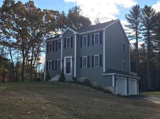 8 Shamrock Ln, Lakeville, MA 02347