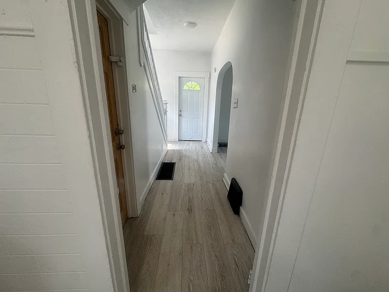 335 Elberen St — Photo 3