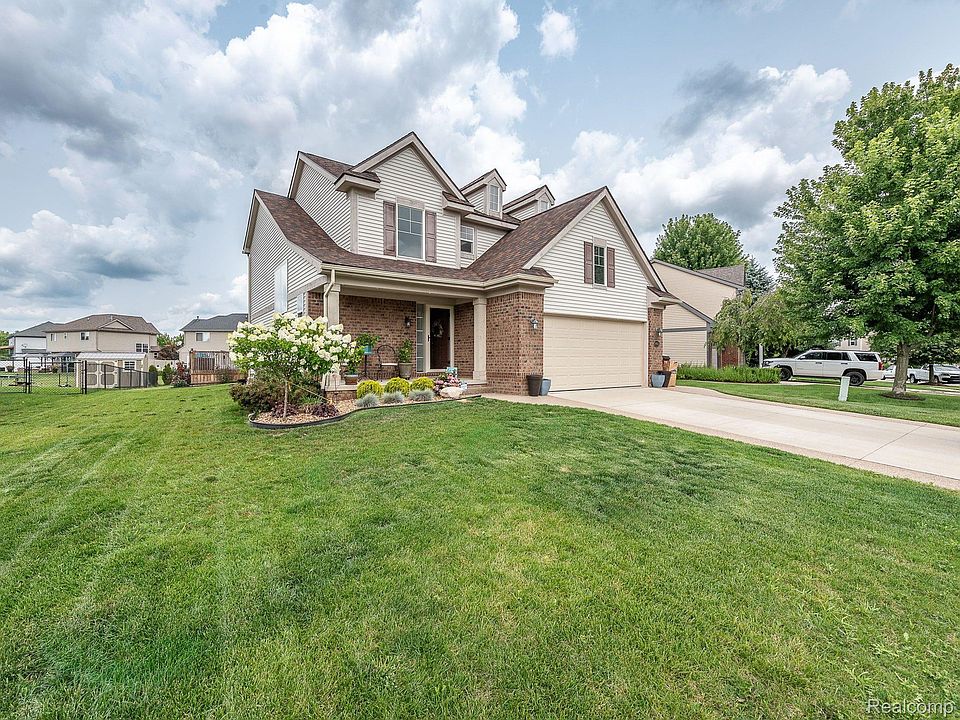 1st image of 9002 Birch Pointe Dr