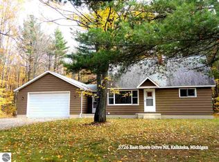 5726 E Shore Dr NE, Kalkaska, MI 49646