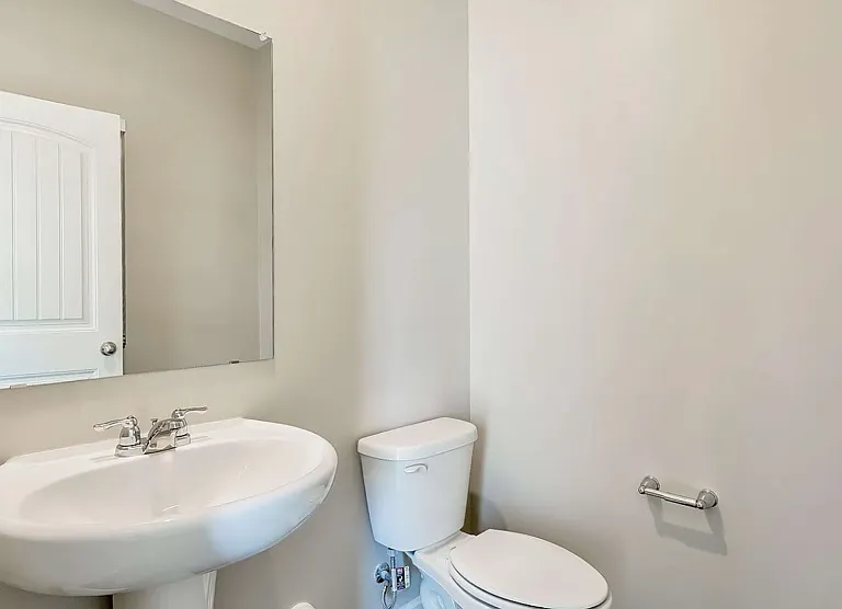 1001 Park View Dr — Photo 4