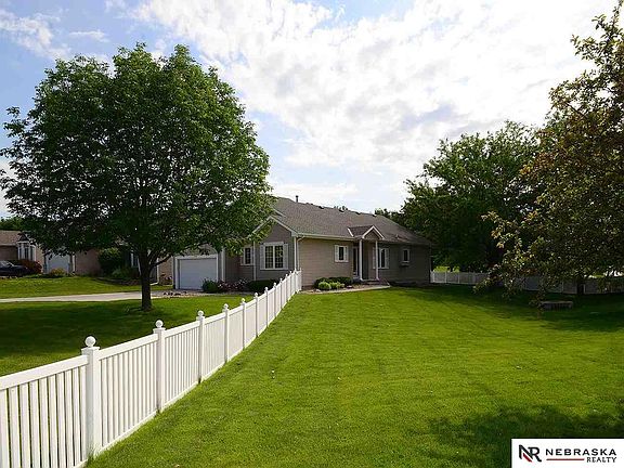 3rd image of 9209 Hillcrest Dr