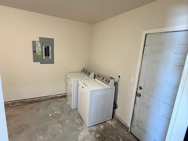 716 Woodland Dr — Photo 10