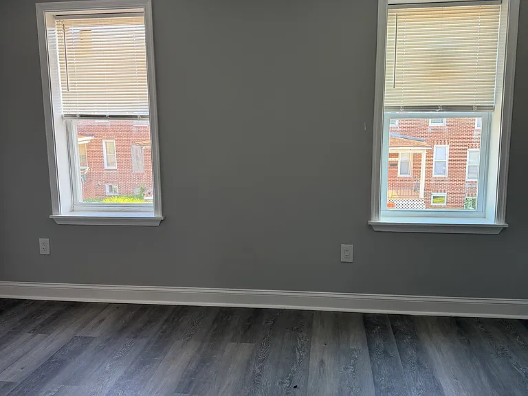 3317 Ravenwood Ave — Photo 2