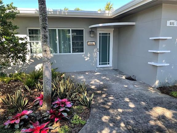 5th image of 805 NE 20th Dr #E