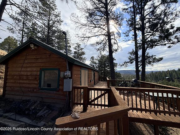 3rd image of 104 Pine Lodge Dr