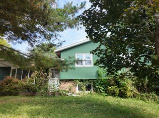 207 Holman Rd, Deerfield, WI 53531