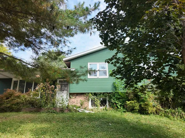 207 Holman Rd, Deerfield, WI 53531