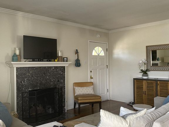 3rd image of 336 Broadway