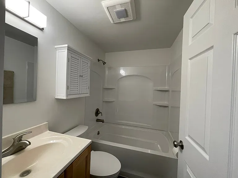 237 Maple St #5 — Photo 12