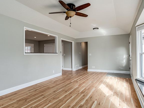 5th image of 19004 Lowell Ave