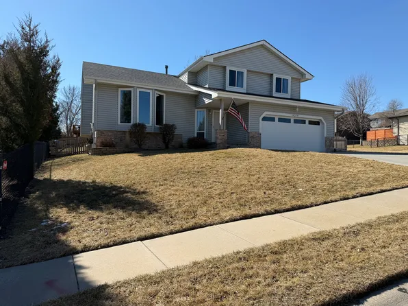 16279 Adams St, Omaha, NE 68135