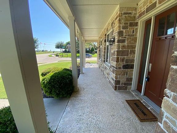 2nd image of 2481 Stonybrook Dr