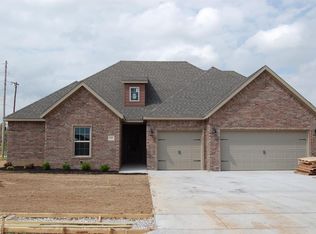 316 Correnti Ct, Springdale, AR 72762
