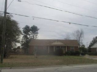 5140 Chesapeake Rd, Fayetteville, NC 28311