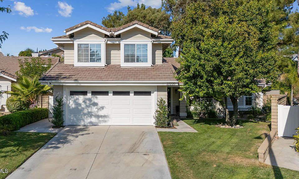 1st image of 27220 Waterford Dr