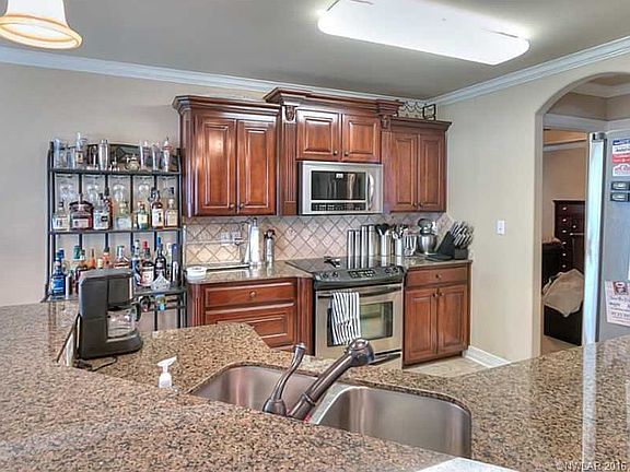 3rd image of 400 Blackwood Cir