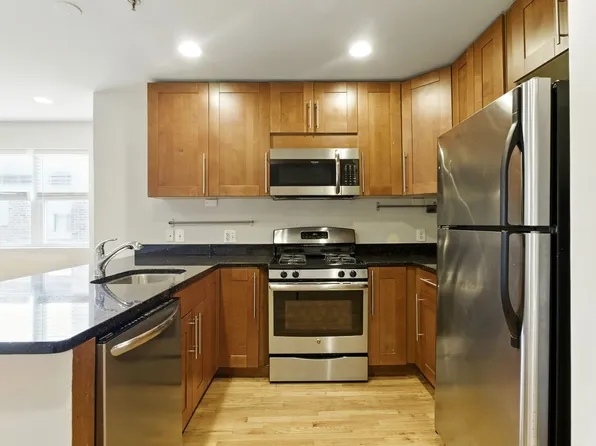 1300 K St SE APT 103, Washington, DC 20003