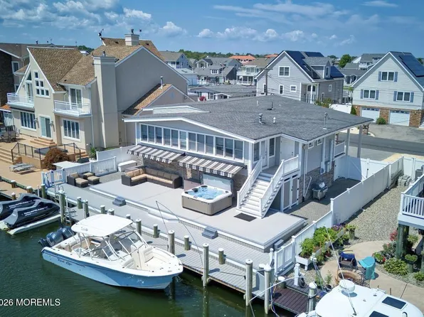 333 Maria Drive, Toms River, NJ 08753