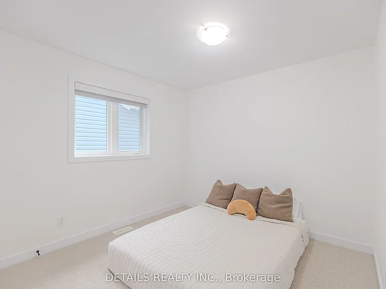 67 Viceroy Mews — Photo 28