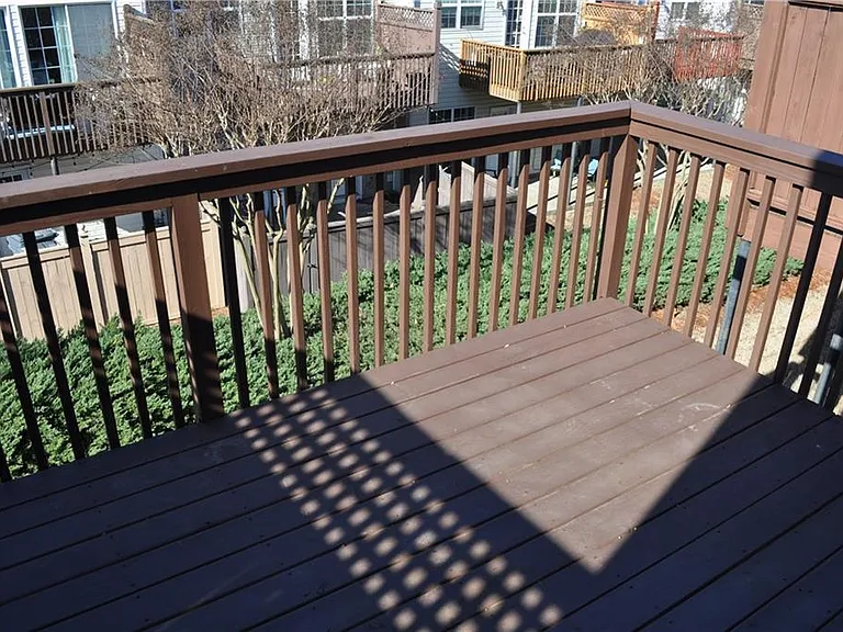1021 Thornborough Dr — Photo 31