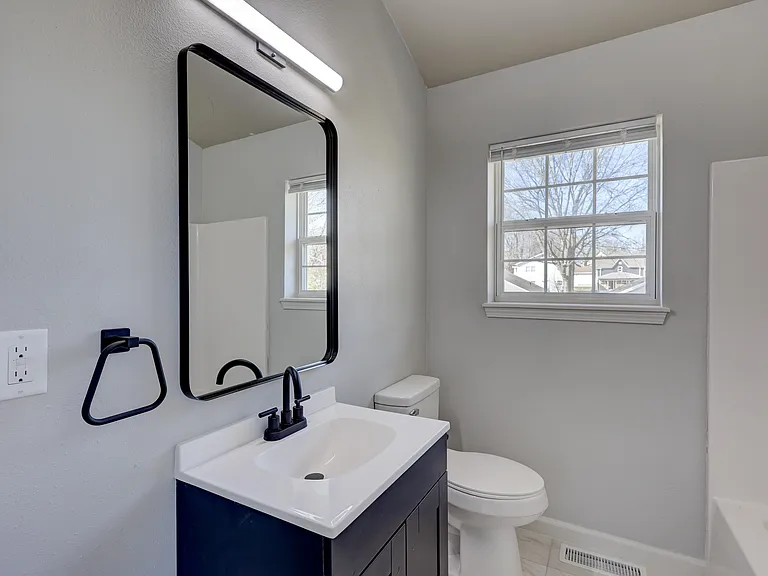1003 Orchard St — Photo 6