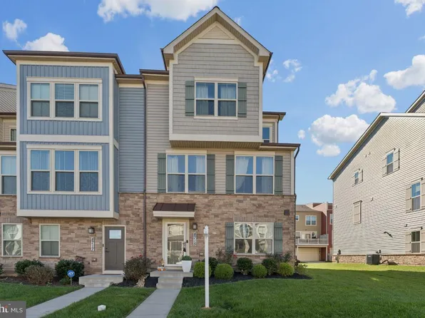 8715 Shady Pines Dr, Frederick, MD 21704