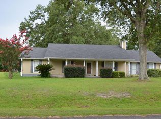 3960 Foxridge Dr, Valdosta, GA 31605
