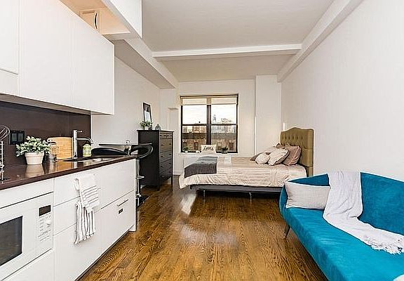 5th image of 212 W 91st St APT 432